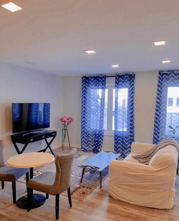 Elegant Garden Suite&2Mins Bus Station Close Lrt& Free Parking YYC المظهر الخارجي الصورة