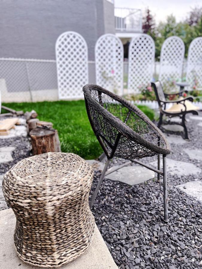 Elegant Garden Suite&2Mins Bus Station Close Lrt& Free Parking YYC المظهر الخارجي الصورة